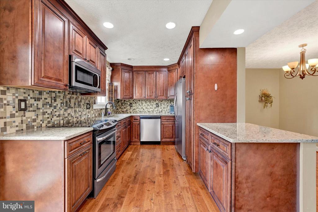 19 DERWOOD COURT