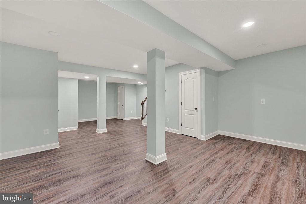 19 DERWOOD COURT