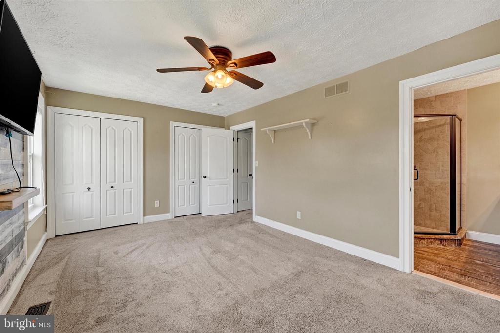 19 DERWOOD COURT