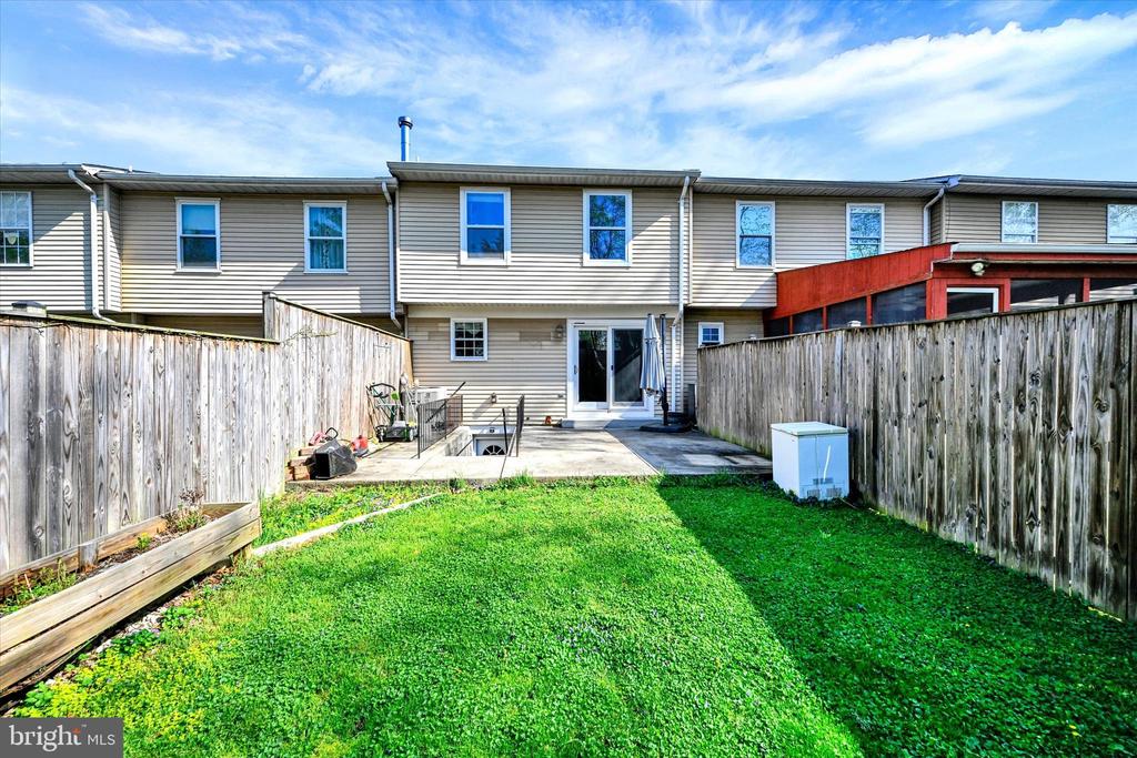 19 DERWOOD COURT