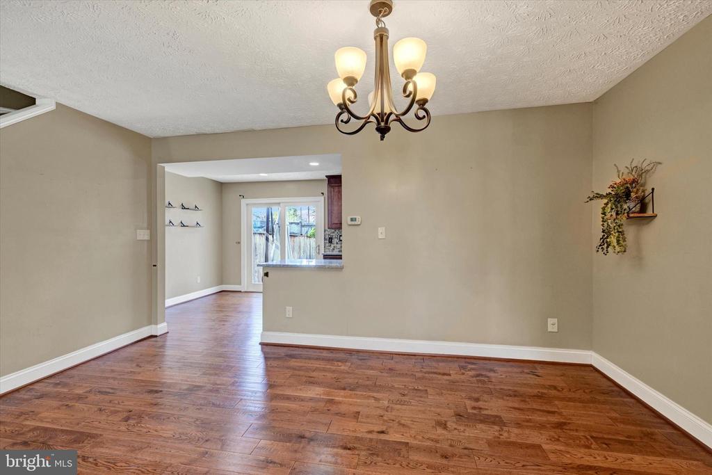 19 DERWOOD COURT