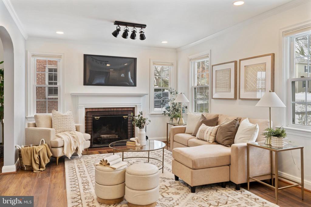 609 STEVENSON LANE