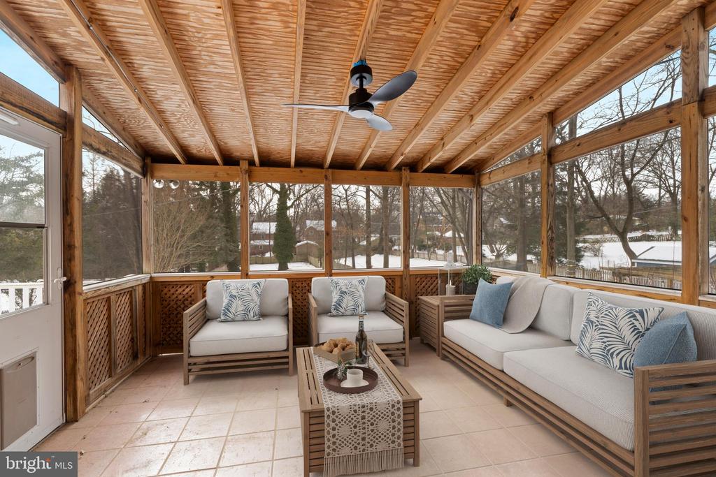 609 STEVENSON LANE