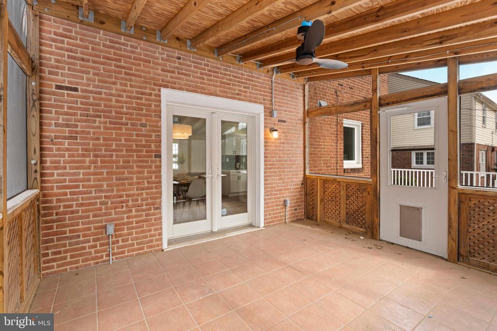 609 STEVENSON LANE