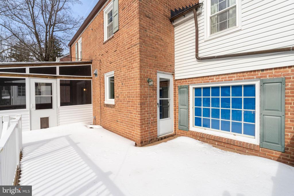 609 STEVENSON LANE