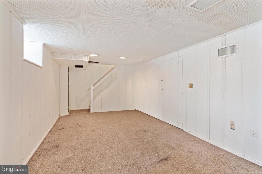 609 STEVENSON LANE