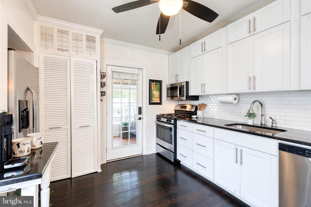 6504 MAPLEWOOD ROAD