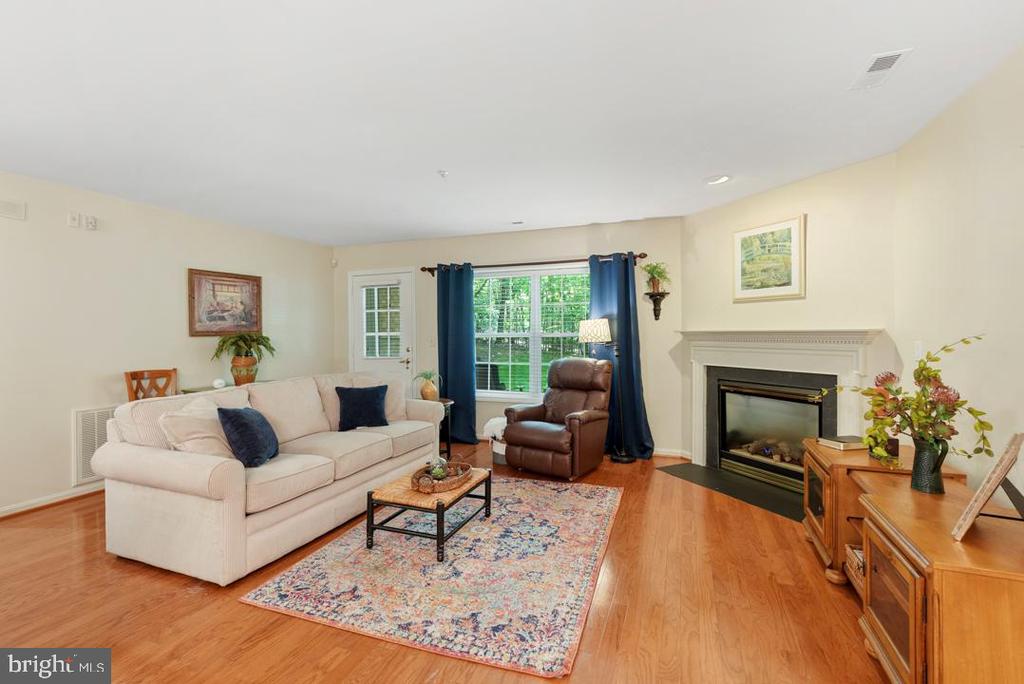 400 PLUMBRIDGE COURT 102