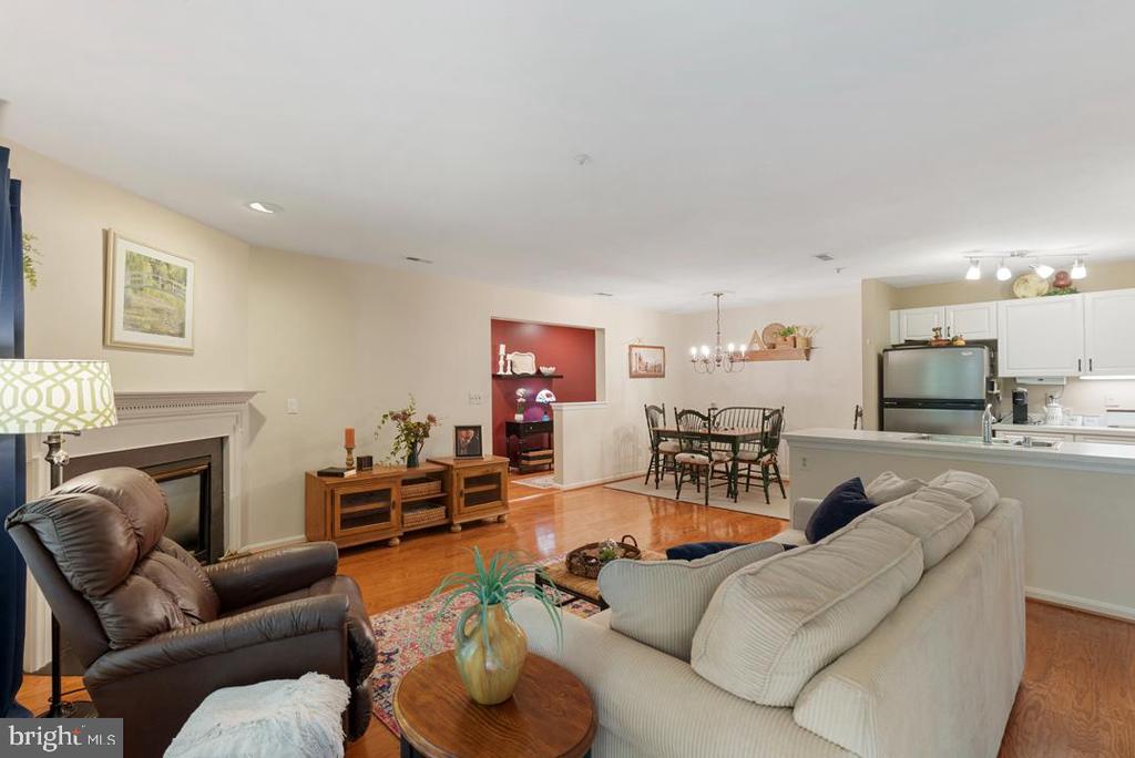 400 PLUMBRIDGE COURT 102