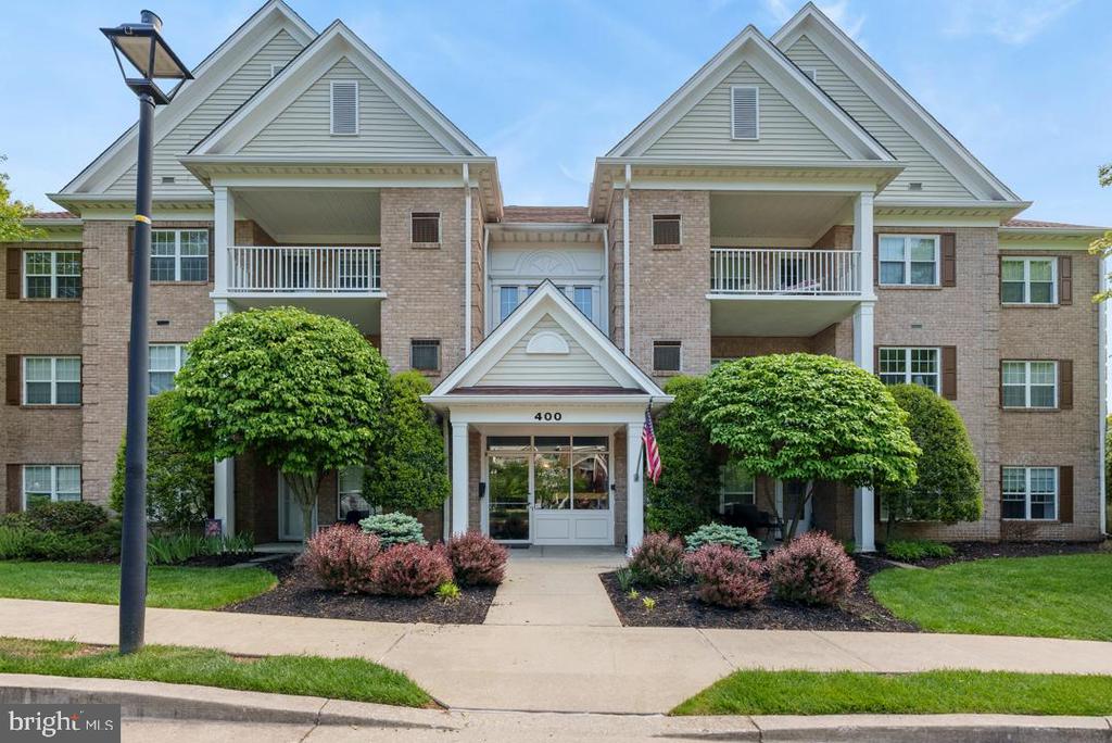 400 PLUMBRIDGE COURT 102