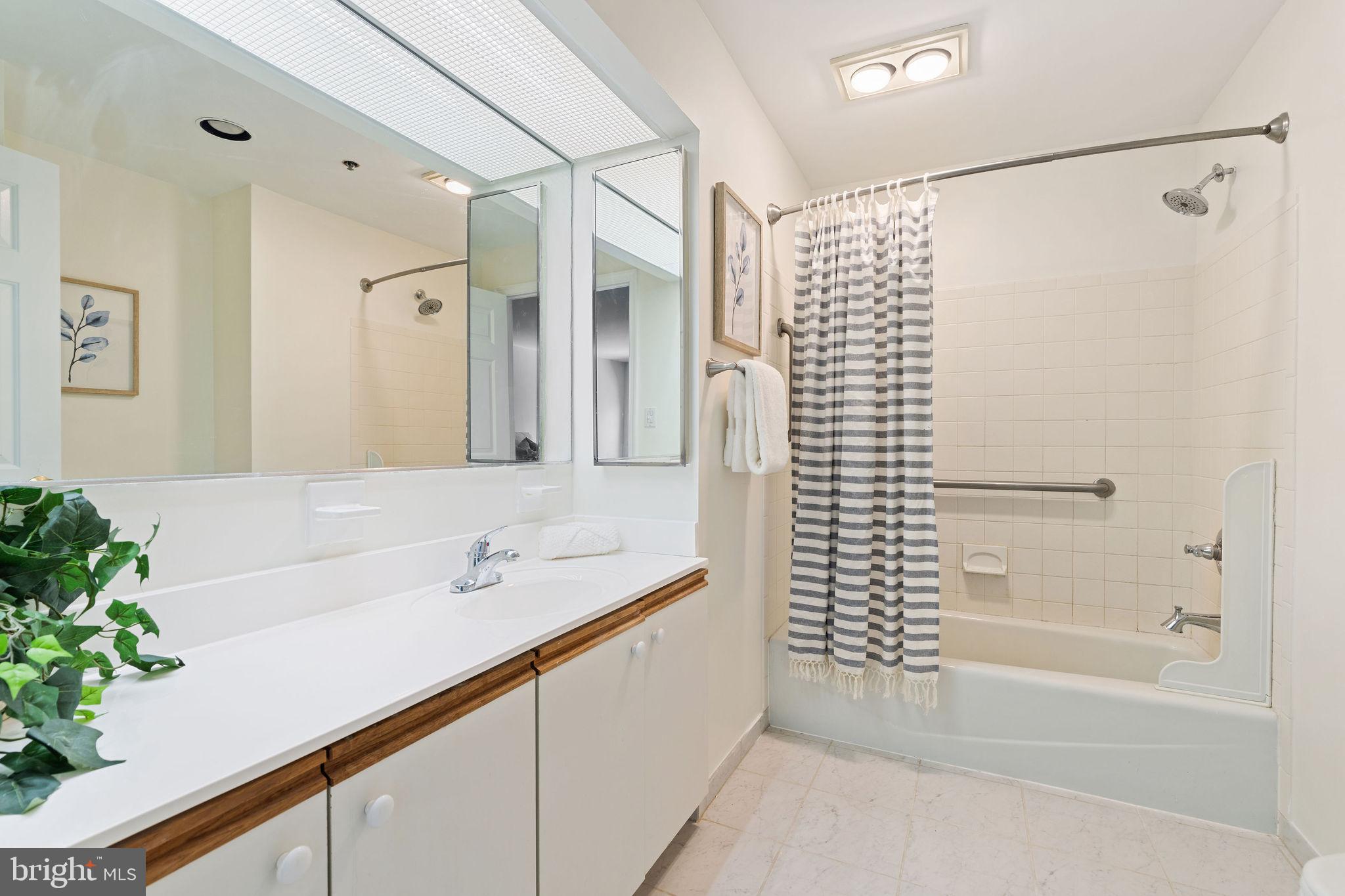 3 SOUTHERLY COURT 505