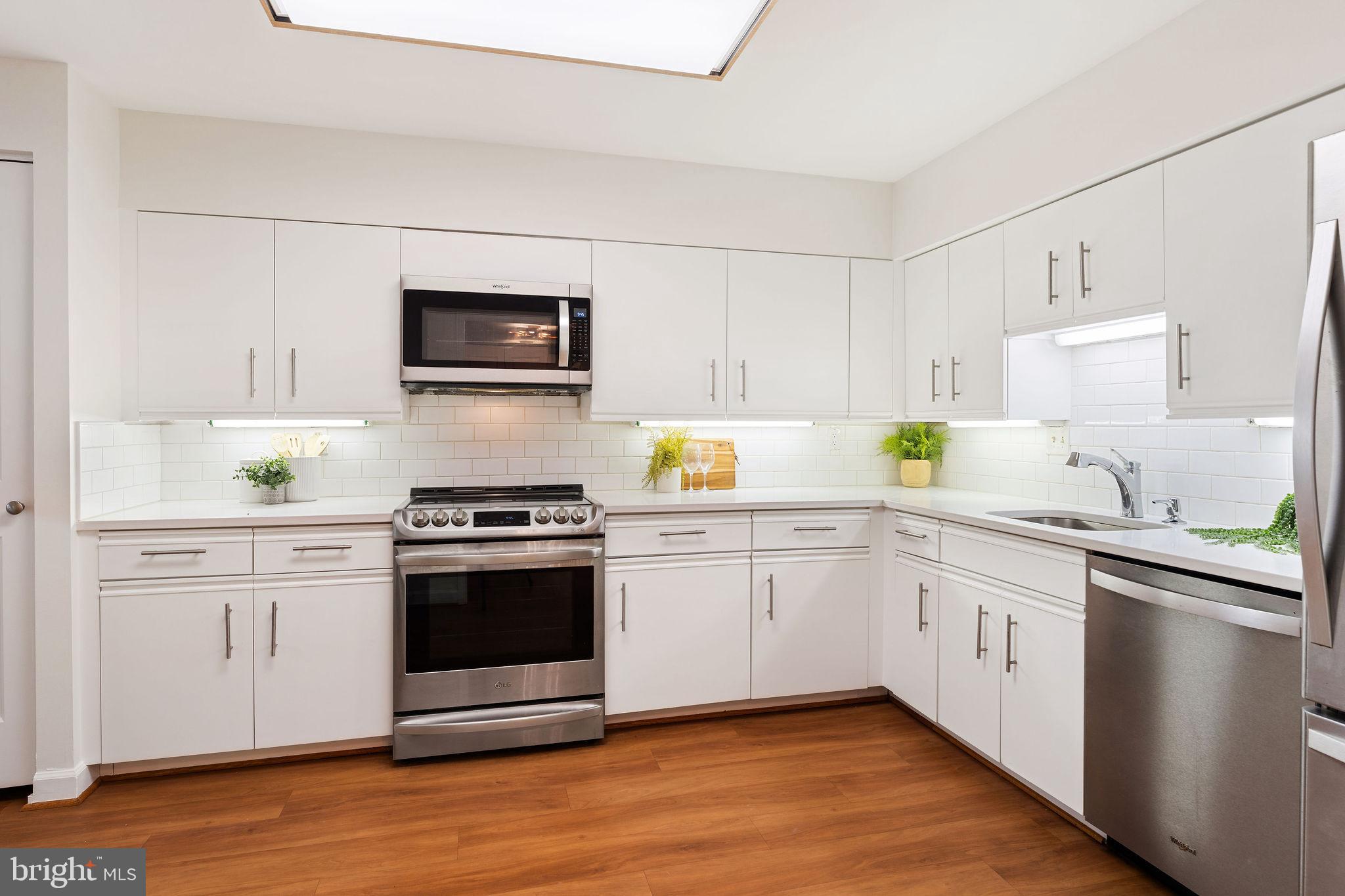 3 SOUTHERLY COURT 505