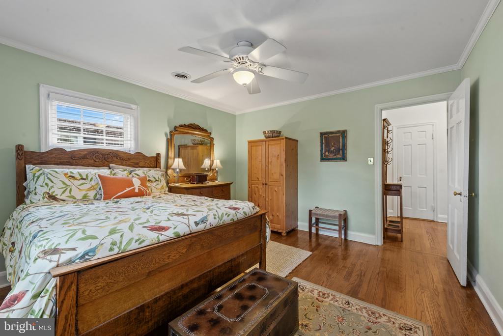 902 GREENLEIGH ROAD