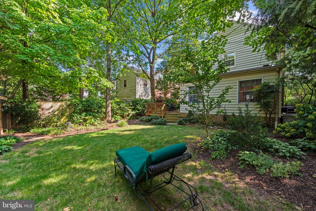 902 GREENLEIGH ROAD
