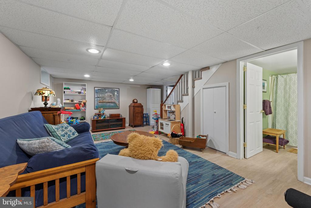 902 GREENLEIGH ROAD