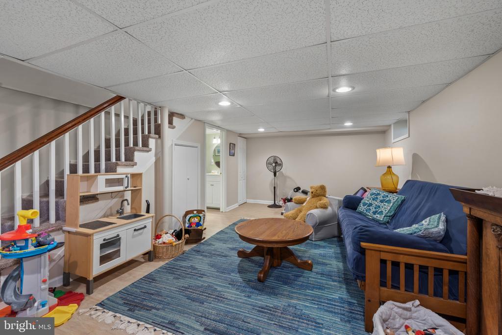 902 GREENLEIGH ROAD