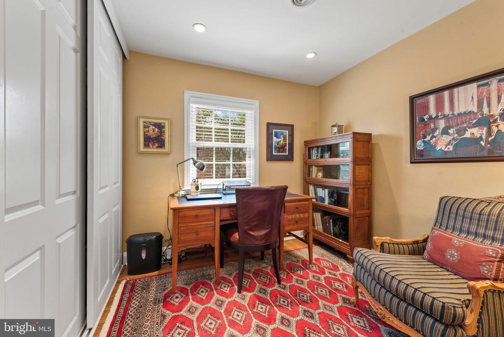 902 GREENLEIGH ROAD