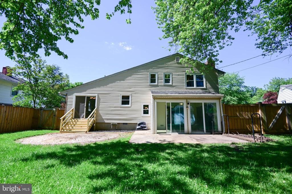 916 BEAVERBANK CIRCLE