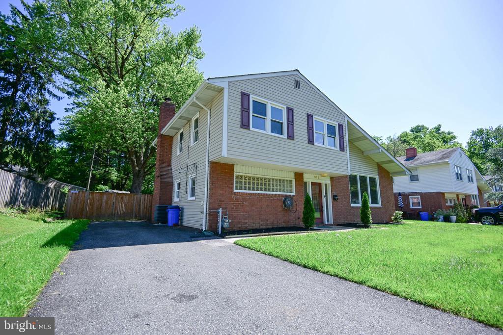 916 BEAVERBANK CIRCLE