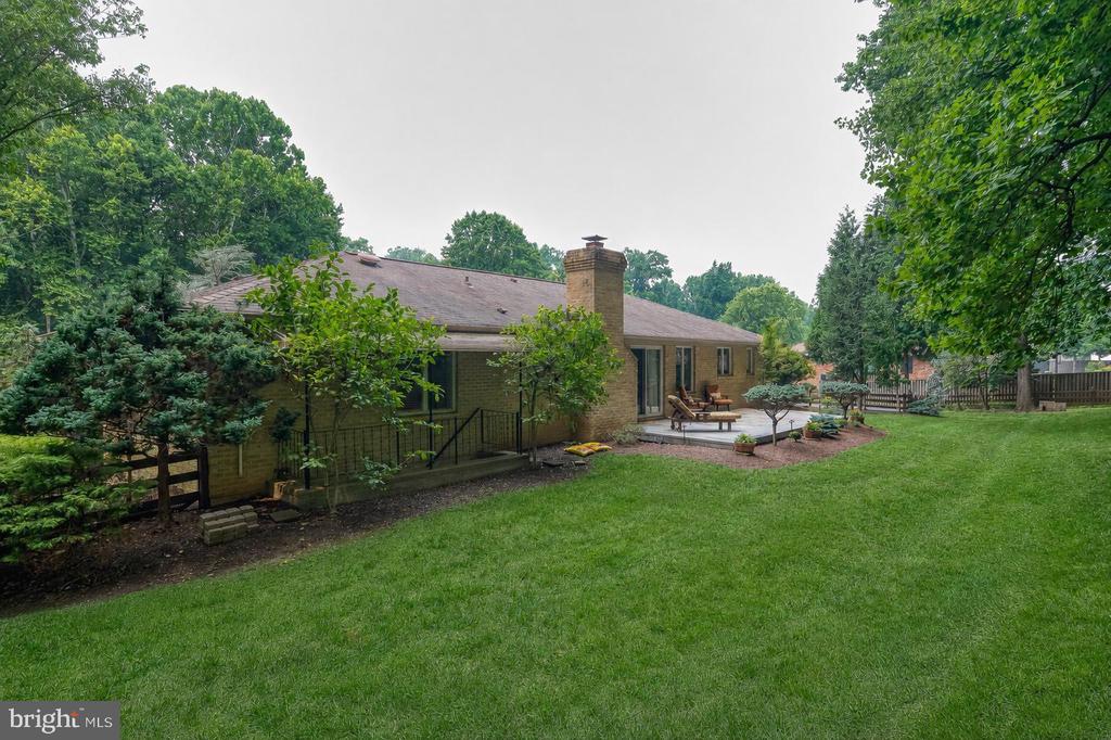1421 AUTUMN LEAF ROAD