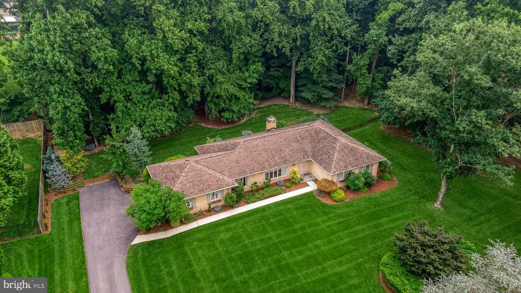 1421 AUTUMN LEAF ROAD