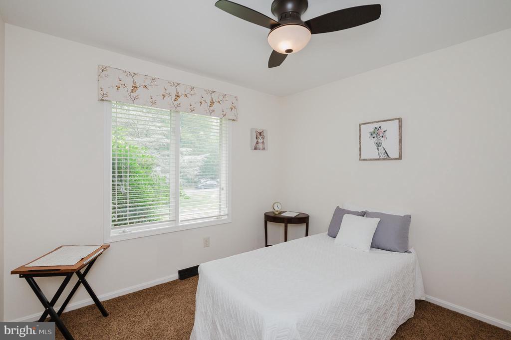 1421 AUTUMN LEAF ROAD
