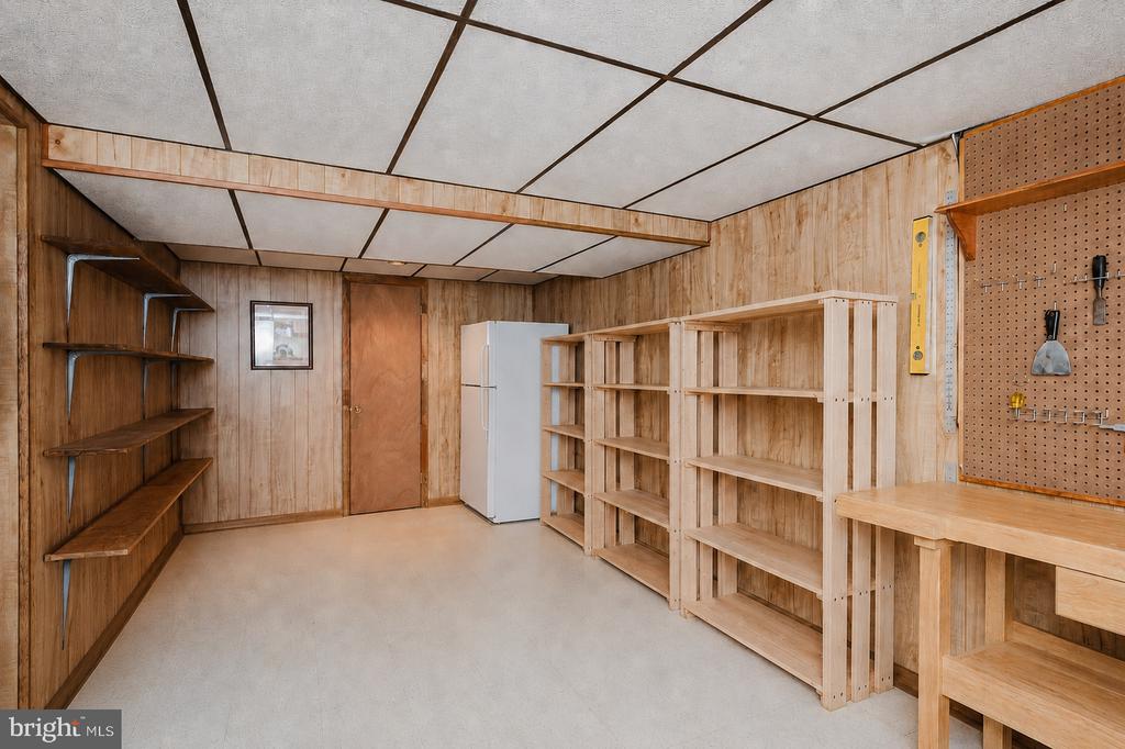 1421 AUTUMN LEAF ROAD