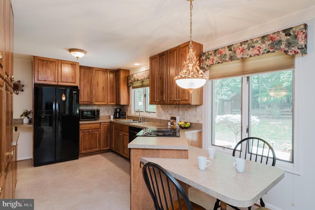 1421 AUTUMN LEAF ROAD