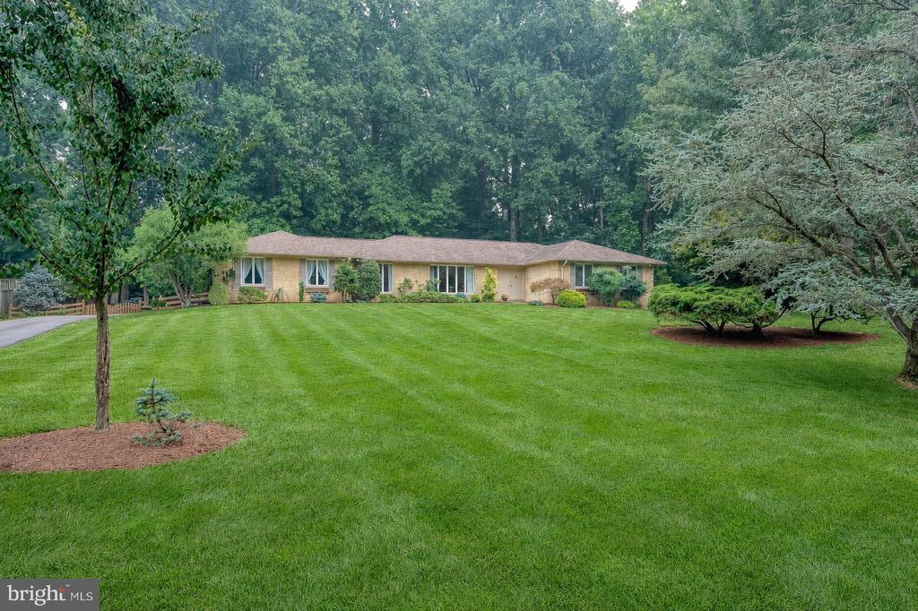 1421 AUTUMN LEAF ROAD