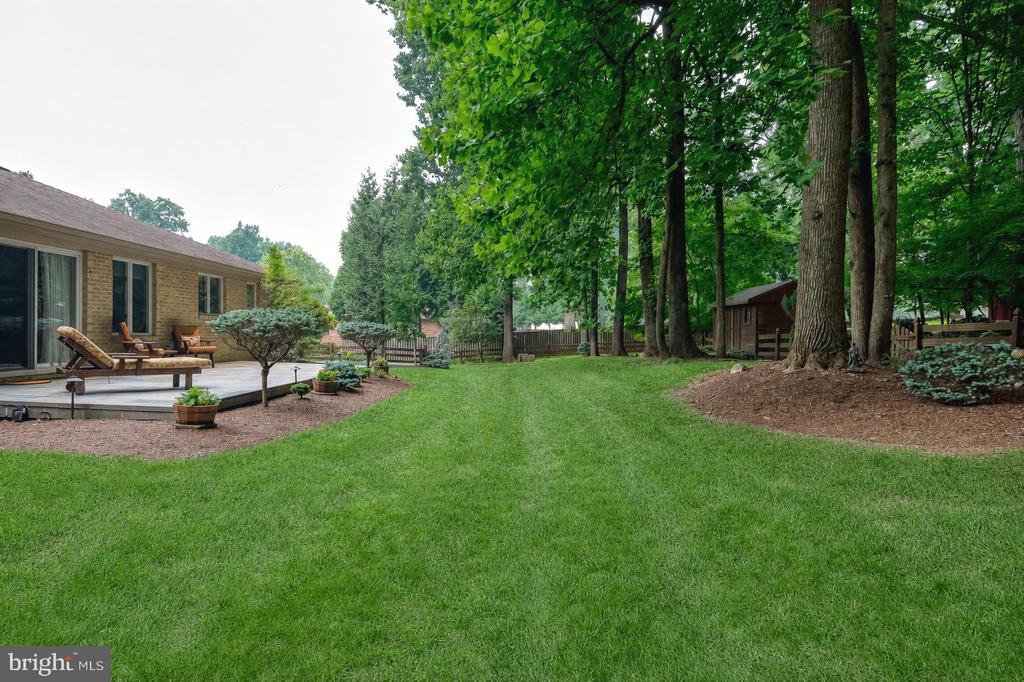 1421 AUTUMN LEAF ROAD