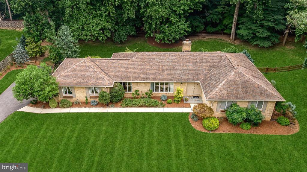 1421 AUTUMN LEAF ROAD