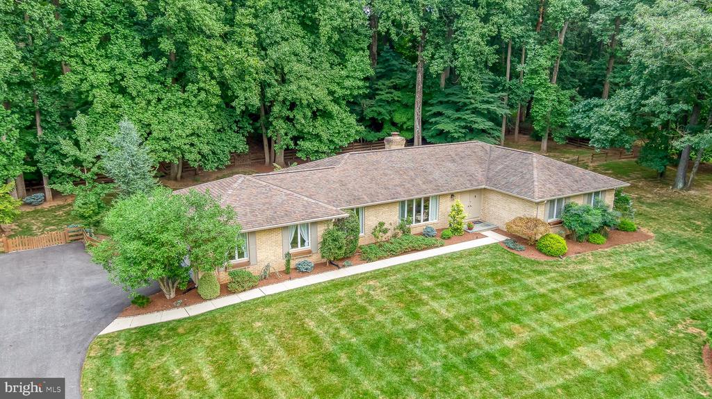 1421 AUTUMN LEAF ROAD