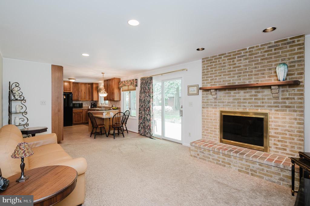1421 AUTUMN LEAF ROAD