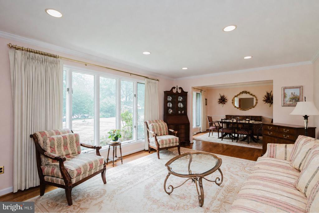 1421 AUTUMN LEAF ROAD