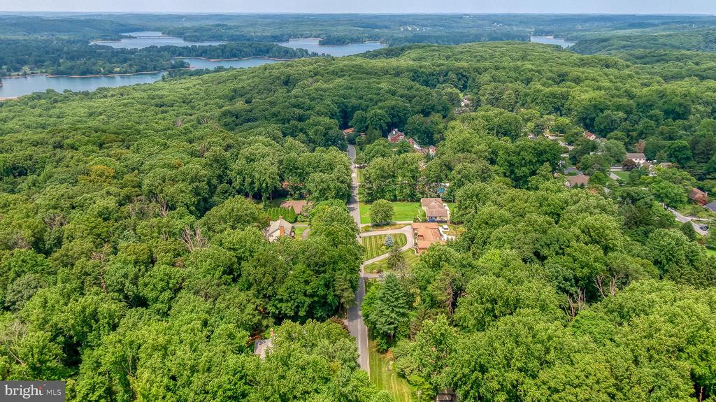 1421 AUTUMN LEAF ROAD