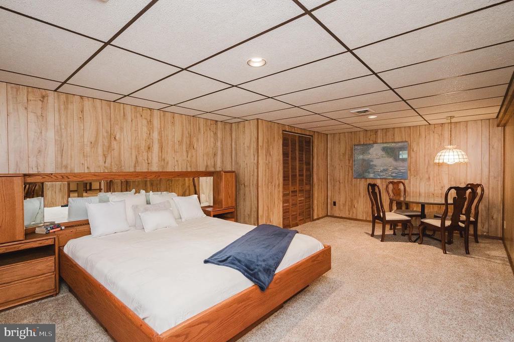 1421 AUTUMN LEAF ROAD