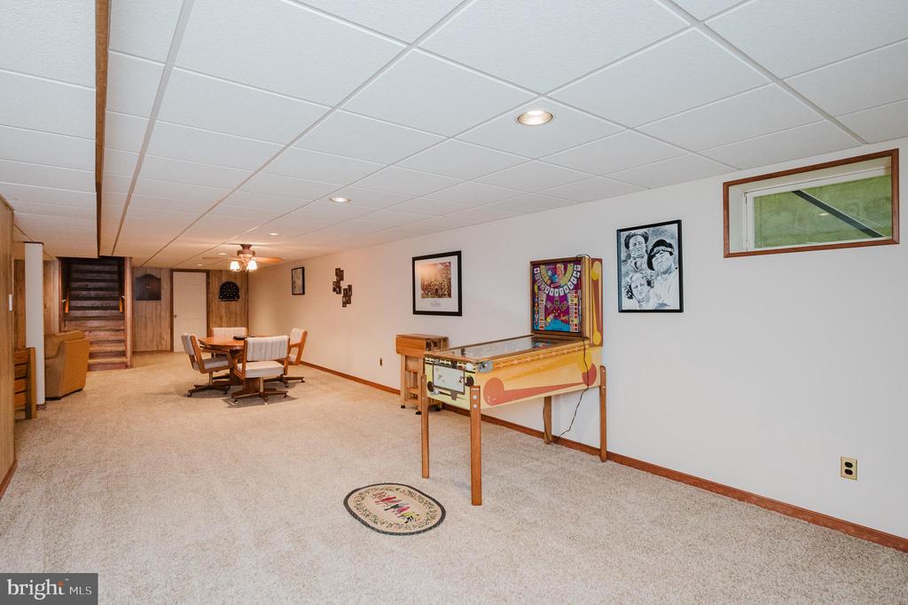 1421 AUTUMN LEAF ROAD