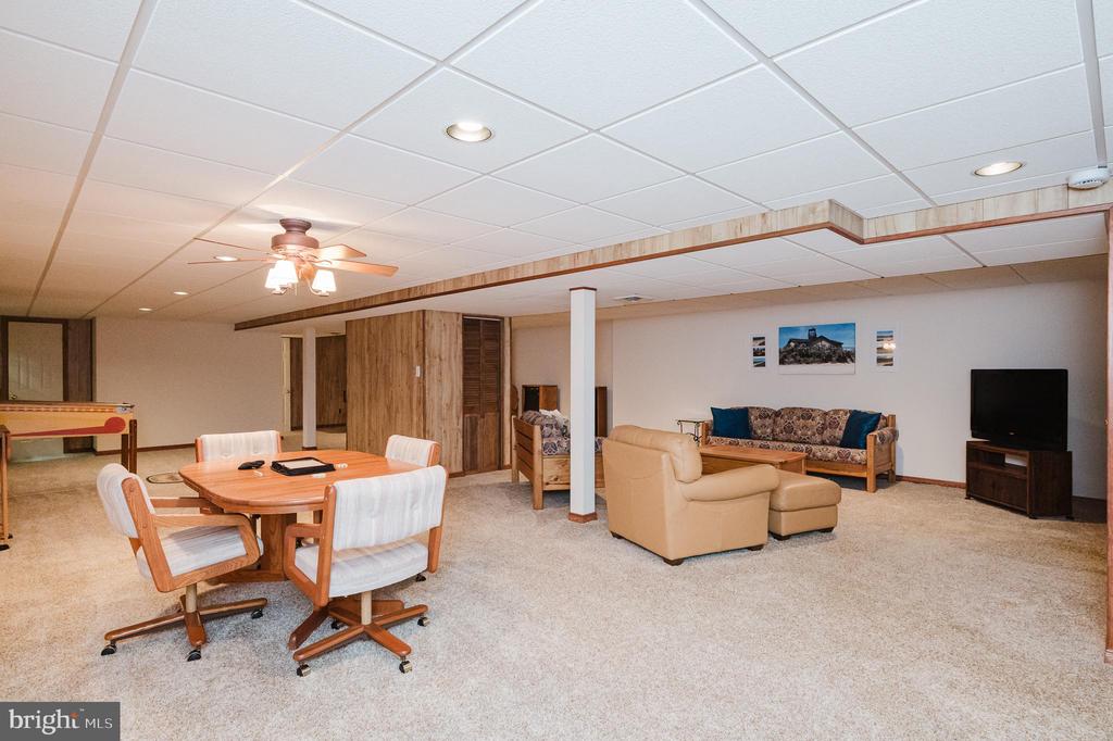 1421 AUTUMN LEAF ROAD