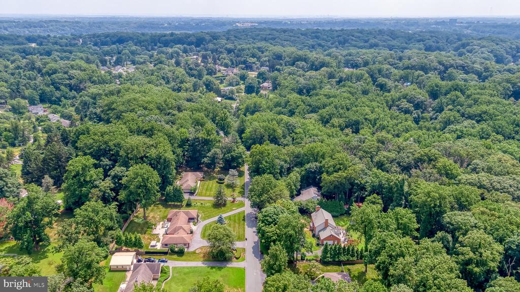 1421 AUTUMN LEAF ROAD