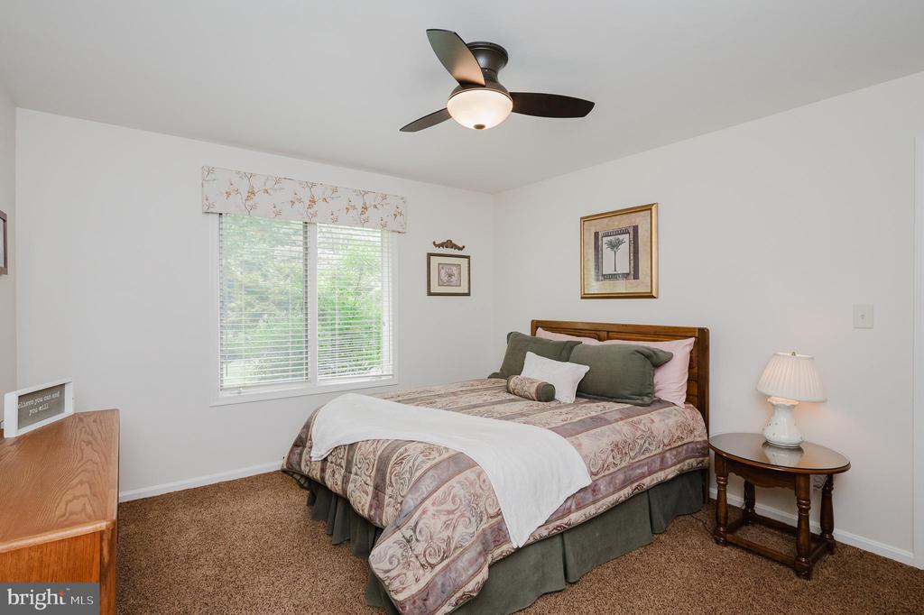 1421 AUTUMN LEAF ROAD