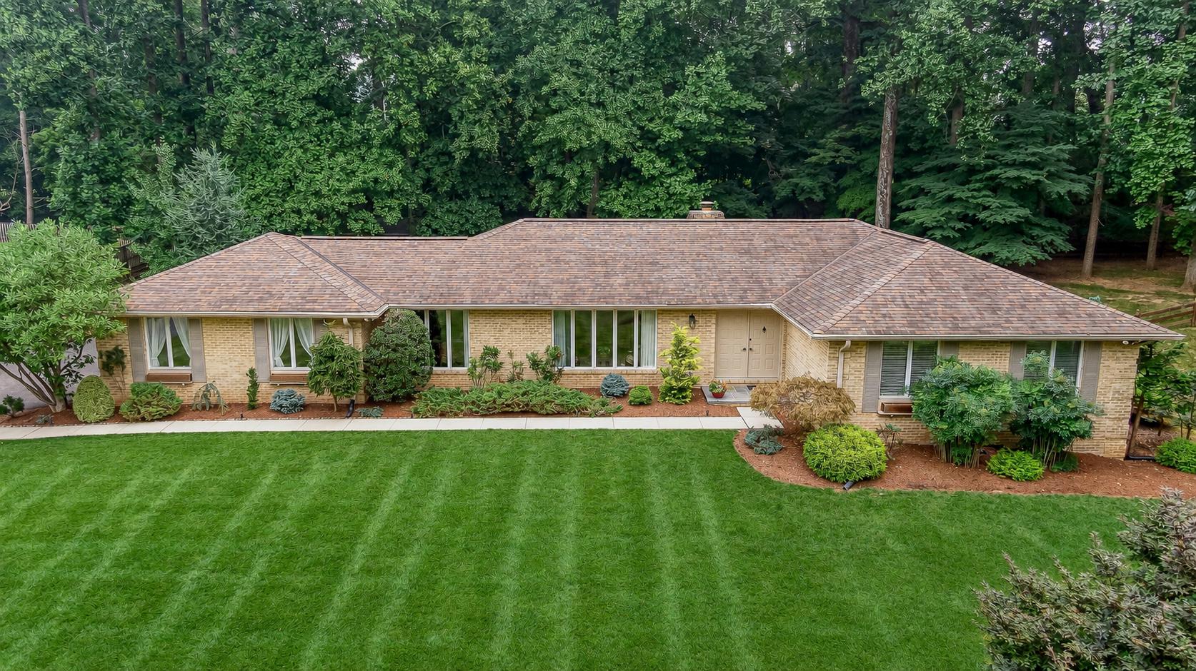 1421 AUTUMN LEAF ROAD