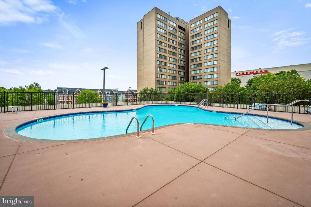 205 E JOPPA ROAD Unit: 2003
