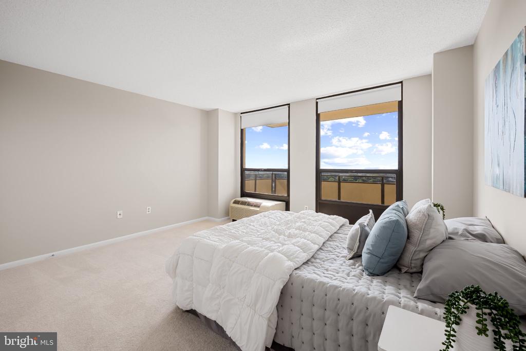 205 E JOPPA ROAD Unit: 2003