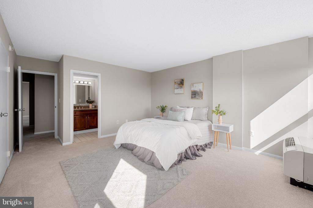 205 E JOPPA ROAD Unit: 2003