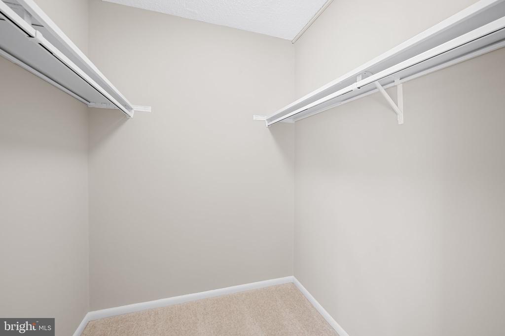 205 E JOPPA ROAD Unit: 2003
