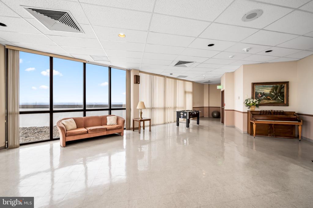 205 E JOPPA ROAD Unit: 2003