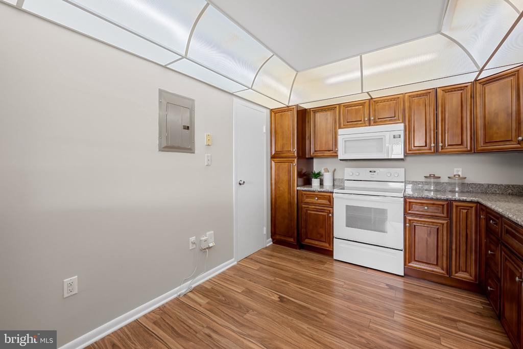 205 E JOPPA ROAD Unit: 2003