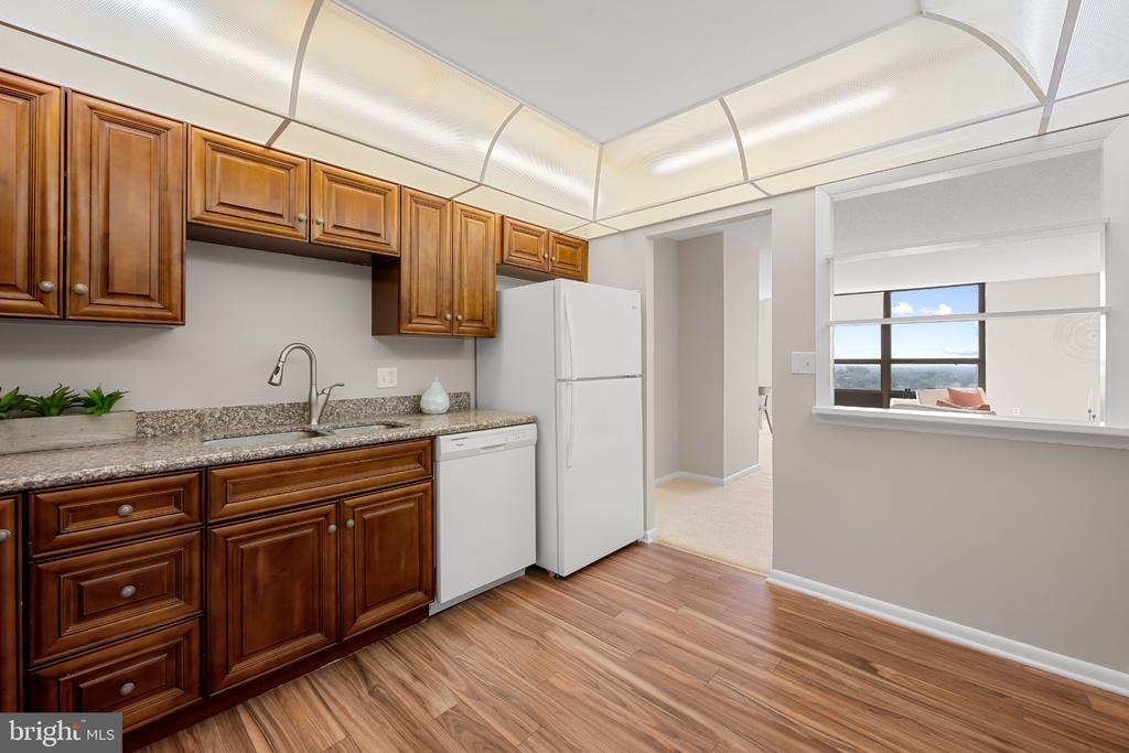 205 E JOPPA ROAD Unit: 2003