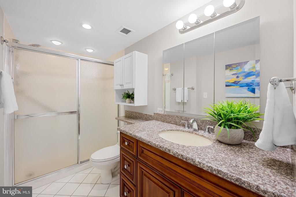 205 E JOPPA ROAD Unit: 2003