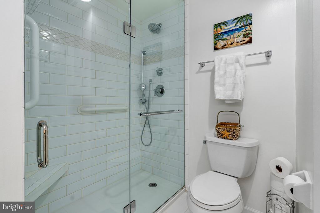 3 SOUTHERLY COURT Unit: 102